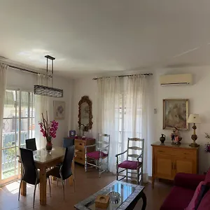 https://bonito-apartamento-en-lagunillas-centro.1costadelsol.com